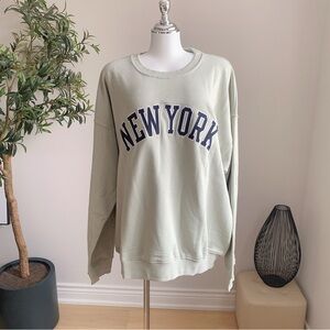 Oversized Sage Green NEW YORK Sweatshirt L Unisex